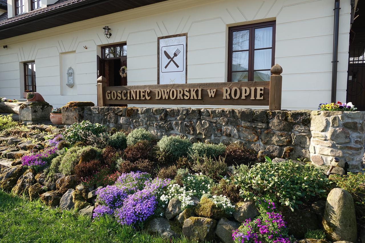 Gosciniec Dworski W Ropie - Pokoje Goscinne Ropa 外观 照片